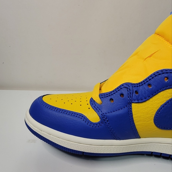 WMNS AIR JORDAN 1 RETRO HI OG Varsity Maize/Game Royal-Sail FD2596 700 - Picture 10 of 10